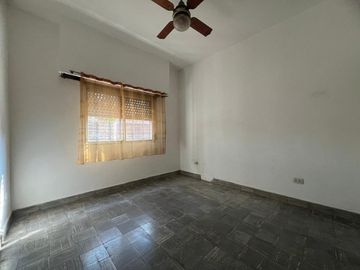 Venta Casa 3 amb. Patio y Cochera! Castelar Norte