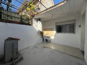 Venta Casa 3 amb. Patio y Cochera! Castelar Norte