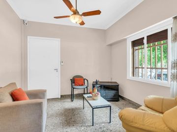 CASA EN VENTA 6 AMB PARQUE AVELLANEDA