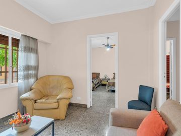 CASA EN VENTA 6 AMB PARQUE AVELLANEDA