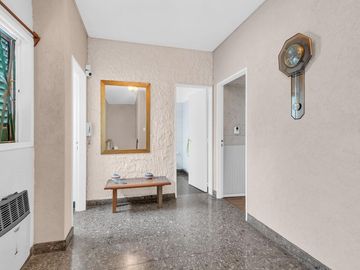 CASA EN VENTA 6 AMB PARQUE AVELLANEDA