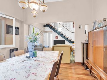 CASA EN VENTA 6 AMB PARQUE AVELLANEDA