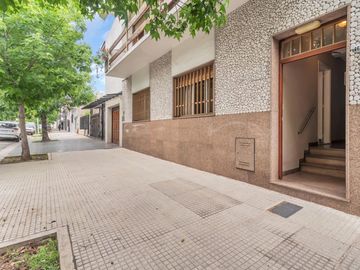 CASA EN VENTA 6 AMB PARQUE AVELLANEDA