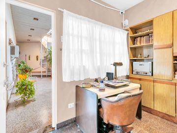 CASA EN VENTA 6 AMB PARQUE AVELLANEDA