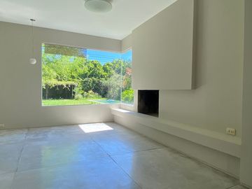 Casa en VENTA-El Lucero-3 dorm Jardin Pileta Parr