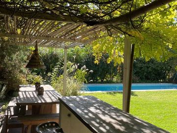 Casa en VENTA-El Lucero-3 dorm Jardin Pileta Parr