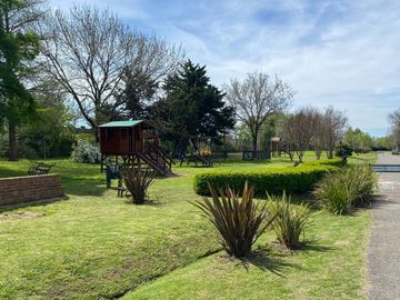 Casa en VENTA-El Lucero-3 dorm Jardin Pileta Parr