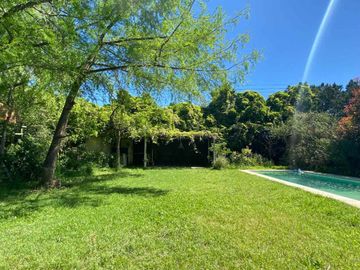 Casa en VENTA-El Lucero-3 dorm Jardin Pileta Parr