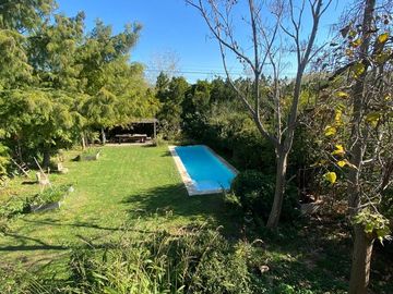 Casa en VENTA-El Lucero-3 dorm Jardin Pileta Parr