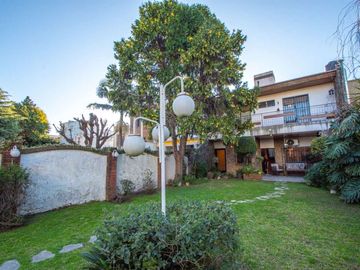 VENTA CASA 6 AMBIENTES CON COCHERA EN VILLA DEVOTO