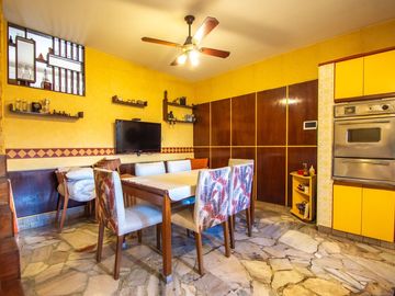 VENTA CASA 6 AMBIENTES CON COCHERA EN VILLA DEVOTO