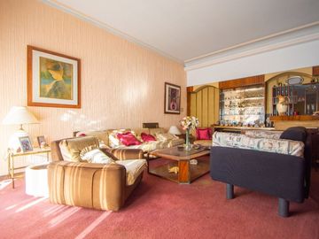 VENTA CASA 6 AMBIENTES CON COCHERA EN VILLA DEVOTO