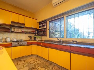 VENTA CASA 6 AMBIENTES CON COCHERA EN VILLA DEVOTO