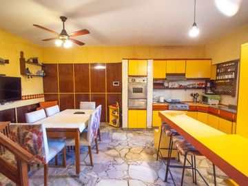 VENTA CASA 6 AMBIENTES CON COCHERA EN VILLA DEVOTO