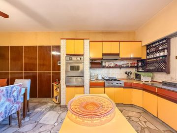 VENTA CASA 6 AMBIENTES CON COCHERA EN VILLA DEVOTO