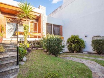 VENTA CASA 6 AMBIENTES CON COCHERA EN VILLA DEVOTO