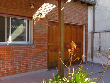 VENTA CASA 3 AMBIENTES CASTELAR NORTE