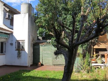 VENTA CASA 3 AMBIENTES CASTELAR NORTE