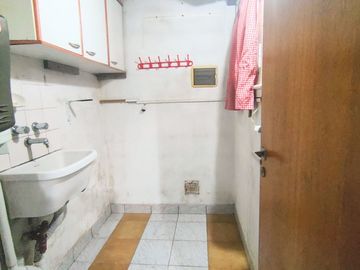 VENTA CASA 3 AMBIENTES CASTELAR NORTE