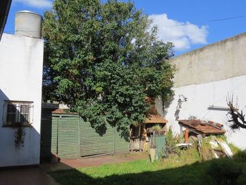 VENTA CASA 3 AMBIENTES CASTELAR NORTE