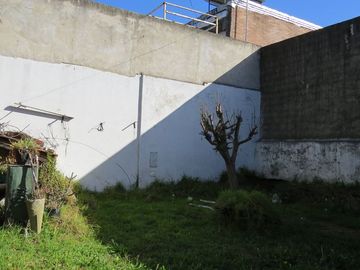 VENTA CASA 3 AMBIENTES CASTELAR NORTE