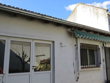 VENTA CASA 3 AMBIENTES CASTELAR NORTE