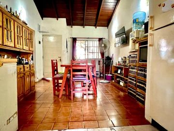 CASA QUINTA EN VENTA SOBRE AVENIDA EN MORENO