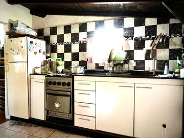 CASA QUINTA EN VENTA SOBRE AVENIDA EN MORENO