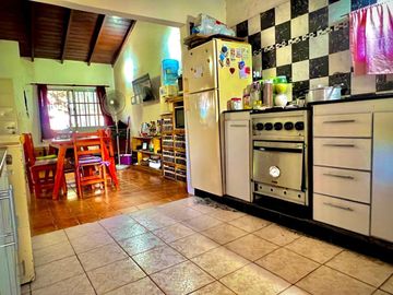 CASA QUINTA EN VENTA SOBRE AVENIDA EN MORENO