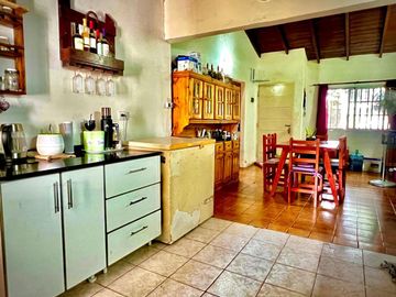 CASA QUINTA EN VENTA SOBRE AVENIDA EN MORENO