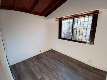 Casa 5 ambientes con depto 2 ambientes V Lynch