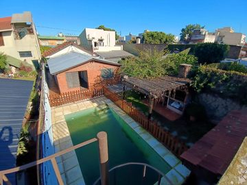 Casa 5 ambientes con depto 2 ambientes V Lynch