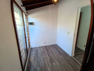 Casa 5 ambientes con depto 2 ambientes V Lynch