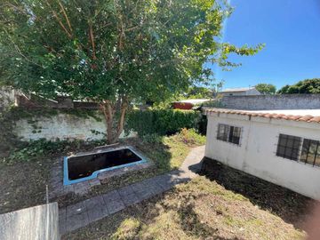 CASA 4 AMBIENTES CON COCHERA-PATIO-QUINCHO