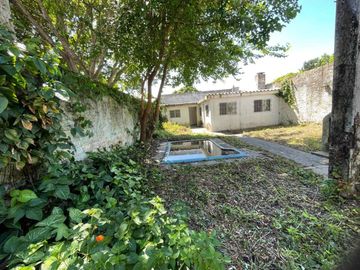 CASA 4 AMBIENTES CON COCHERA-PATIO-QUINCHO