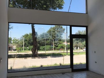 Local + Cochera Complejo Solares de Santa MARIA