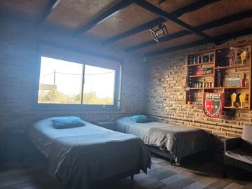 VENTA CASA 3 DORM C/PILETA TIERRALTA - MALAGUEÑO