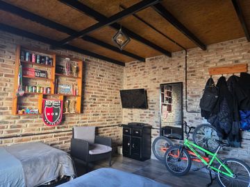 VENTA CASA 3 DORM C/PILETA TIERRALTA - MALAGUEÑO