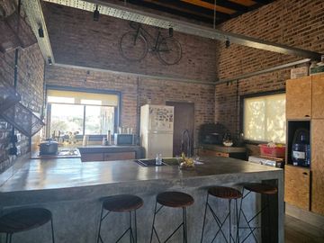 VENTA CASA 3 DORM C/PILETA TIERRALTA - MALAGUEÑO