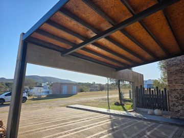 VENTA CASA 3 DORM C/PILETA TIERRALTA - MALAGUEÑO