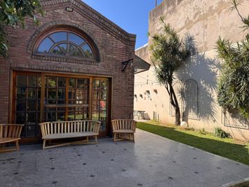 VENTA CASA 3 AMB C/QUINCHO Y PARQUE SANTOS LUGARES