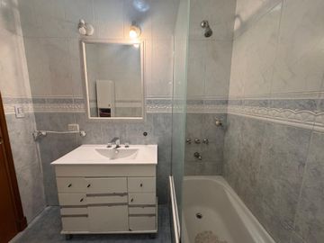 VENTA CASA 3 AMB C/QUINCHO Y PARQUE SANTOS LUGARES