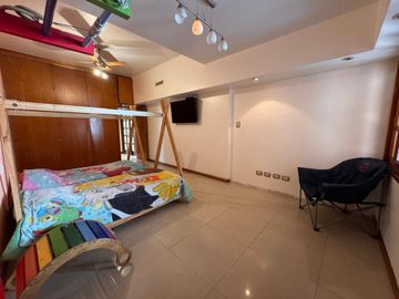 VENTA CASA 3 AMB C/QUINCHO Y PARQUE SANTOS LUGARES