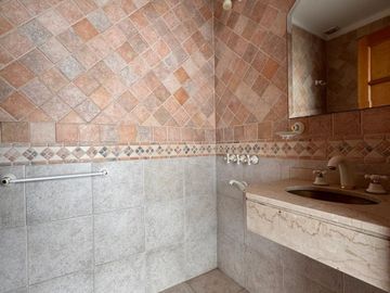 VENTA CASA 3 AMB C/QUINCHO Y PARQUE SANTOS LUGARES