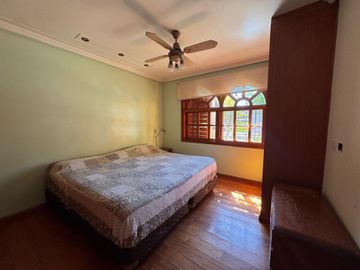 VENTA CASA 3 AMB C/QUINCHO Y PARQUE SANTOS LUGARES