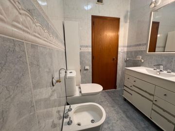 VENTA CASA 3 AMB C/QUINCHO Y PARQUE SANTOS LUGARES