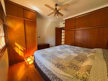 VENTA CASA 3 AMB C/QUINCHO Y PARQUE SANTOS LUGARES