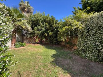 VENTA CASA 3 AMB C/QUINCHO Y PARQUE SANTOS LUGARES