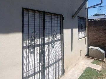 VENTA PH 2 AMB PATIO JOSE C PAZ CENTRO AP. CREDITO