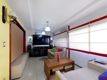 VENTA CASA 3 AMB CASTELAR NORTE JARDIN Y QUINCHO